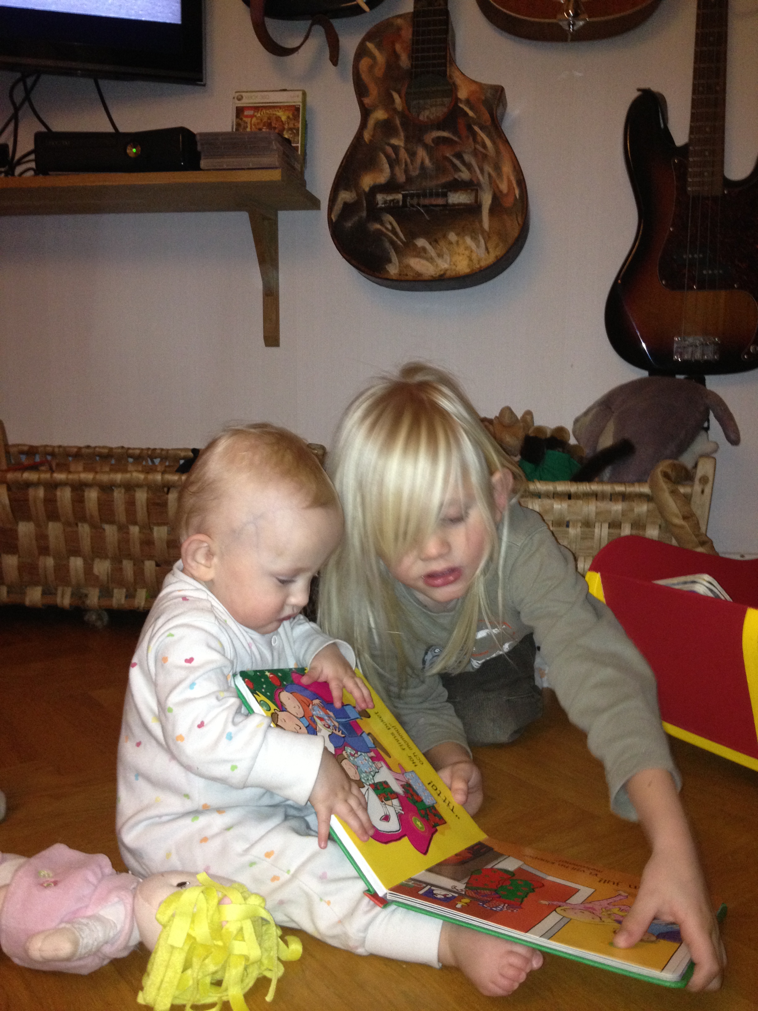 Läs en saga för mig, brorsan!