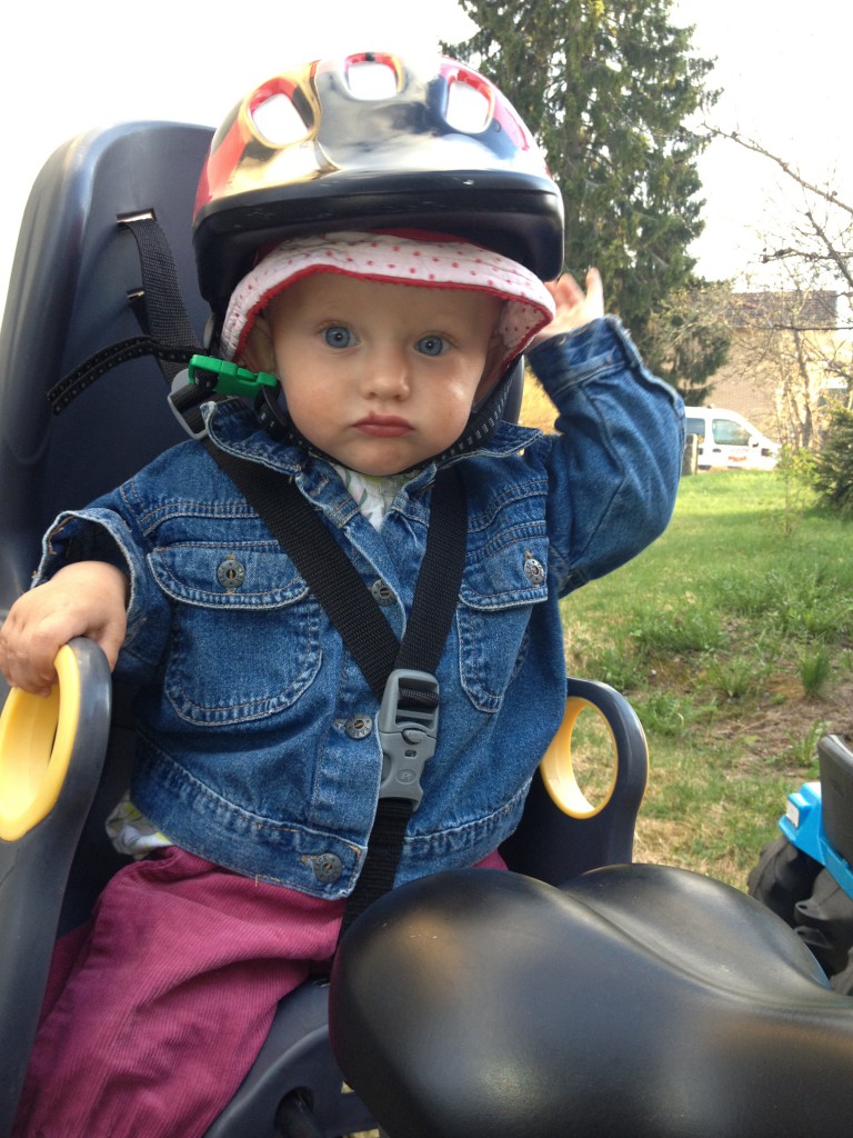 första cykelturen för Ella, maj 2013 013