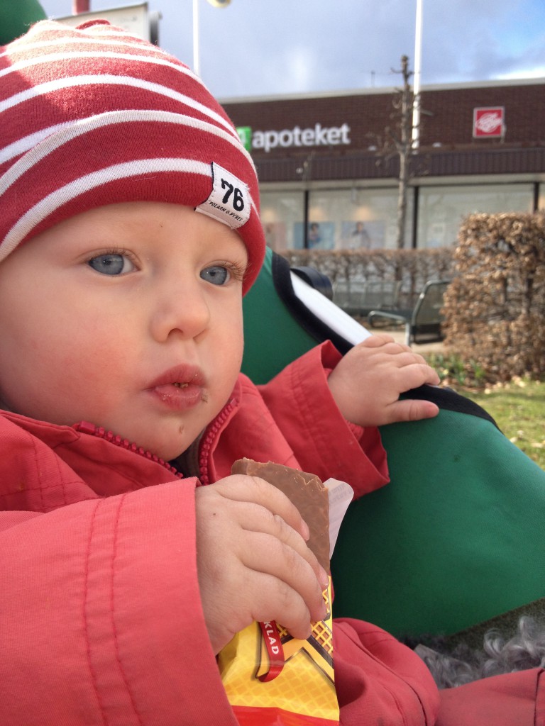 sandlådebygge hemma maj-2013 005