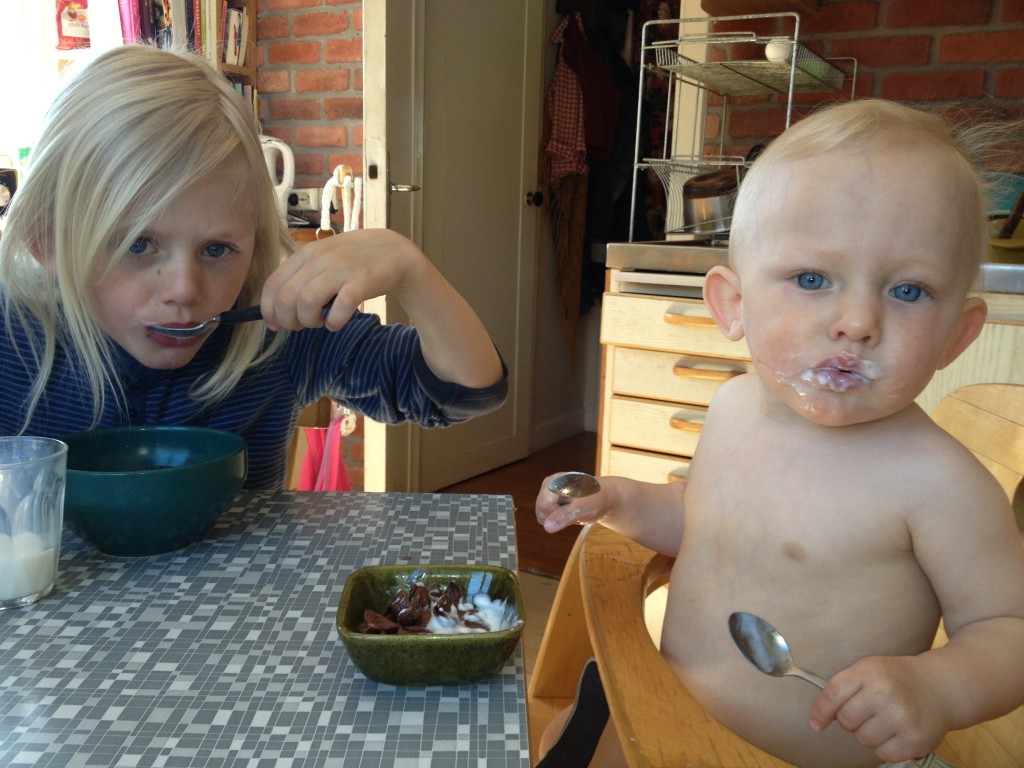 sandlådebygge hemma maj-2013 007