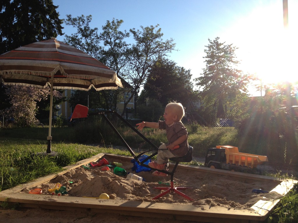 Grävskopan i sandlådan juni 2013 001