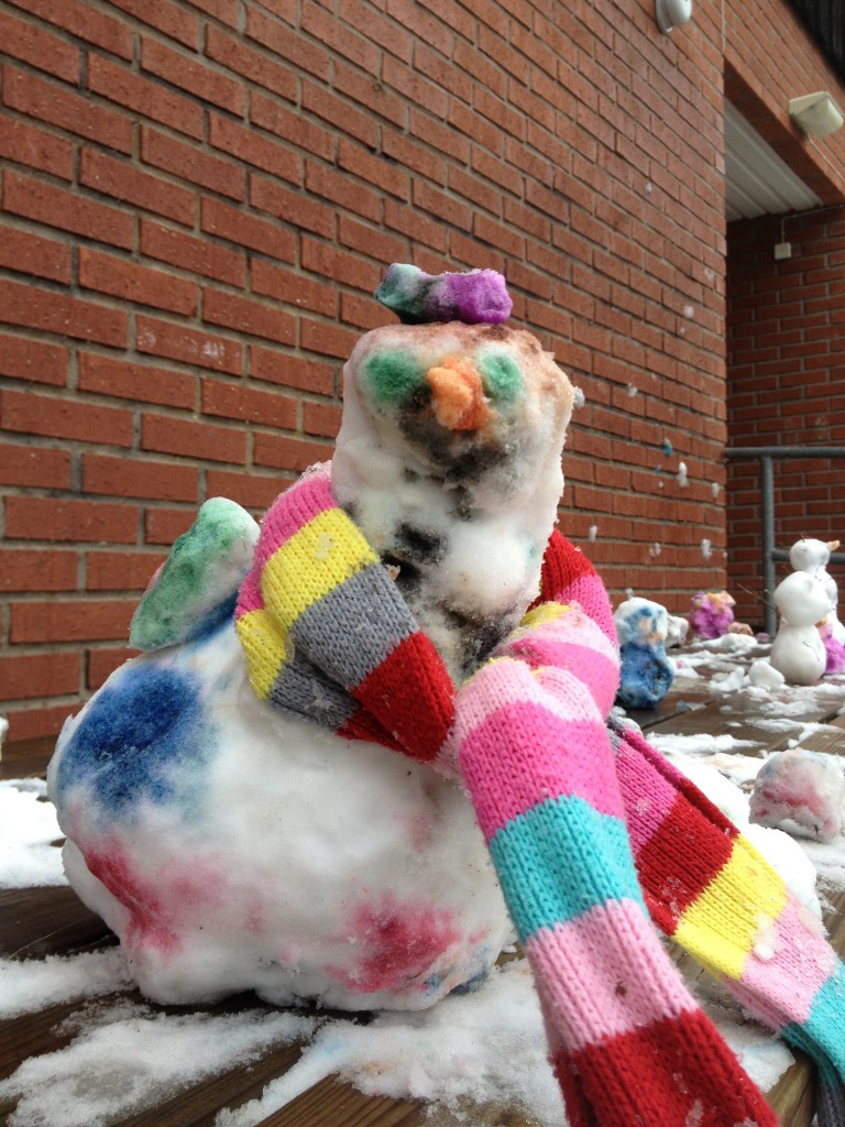 snö igen på skolgården feb. 2014 001