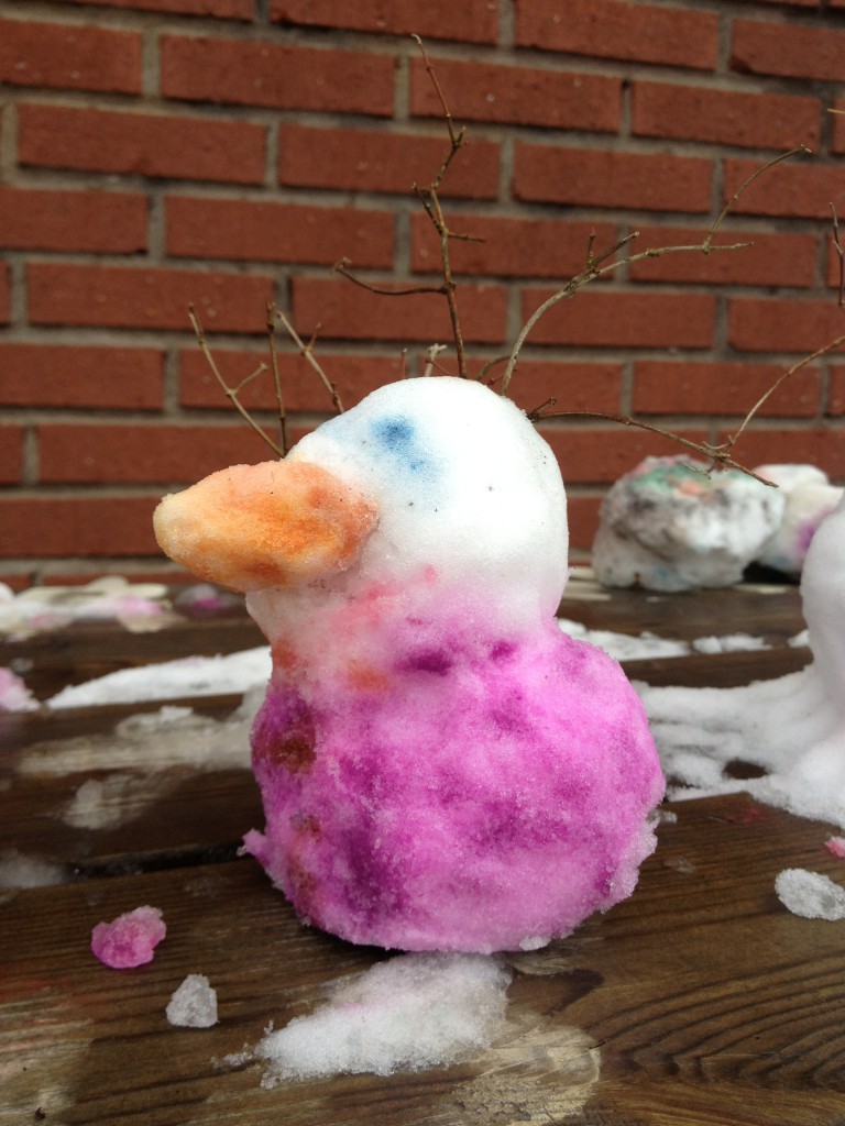 snö igen på skolgården feb. 2014 002