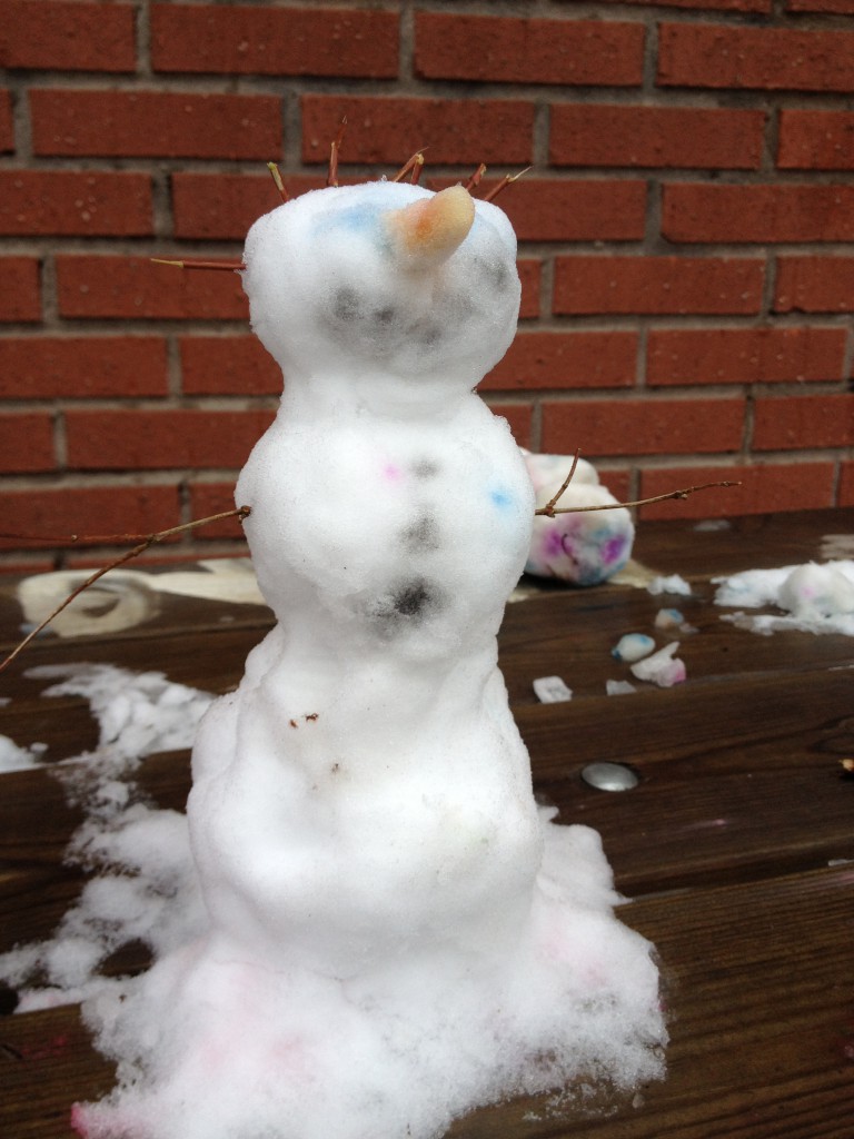 snö igen på skolgården feb. 2014 003