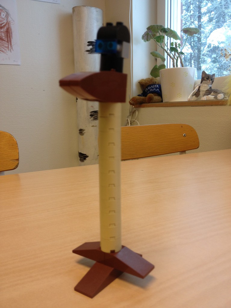 snö igen på skolgården feb. 2014 006